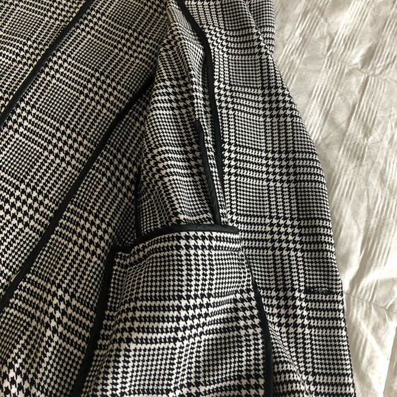 🐼 New Forever 21 Plaided Jacket in Black & White 🐼 - Picture 10 of 10